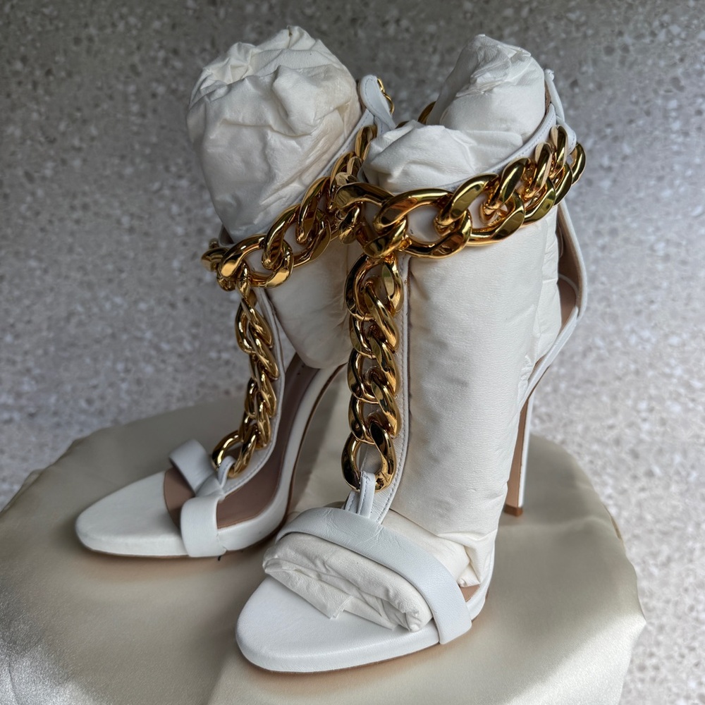 Giuseppe Zanotti Coline Heels White with Gold Chain – Size 36 / US 6 – NIB